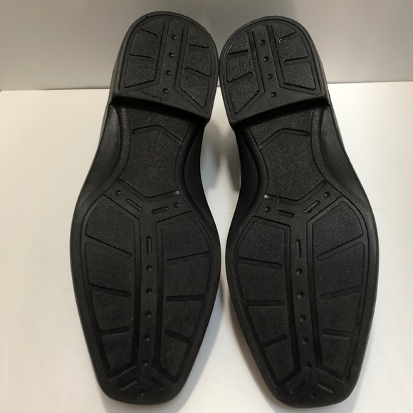 Black slip on shoes size 5 - Picture 3 of 3